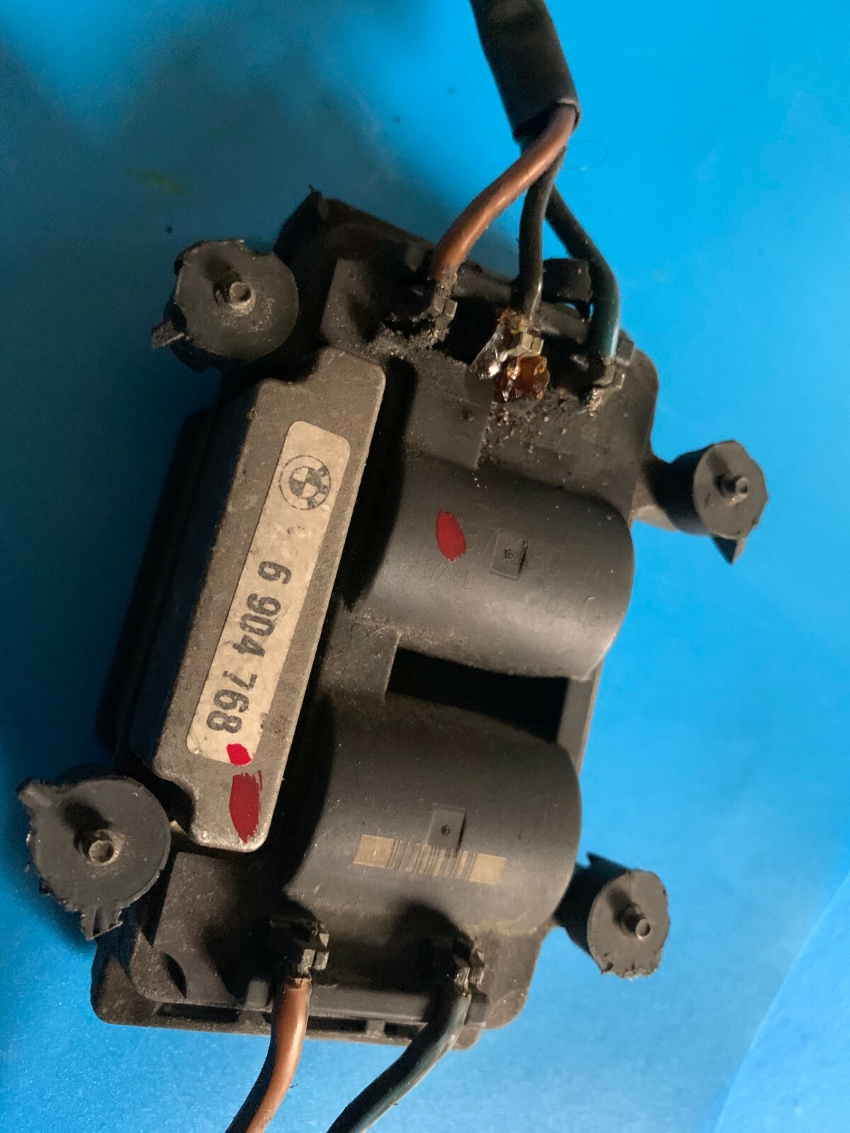 2001-2006 BMW 3 SERIES BOSCH COOLING FAN MOTOR MODULE OEM 6904768  