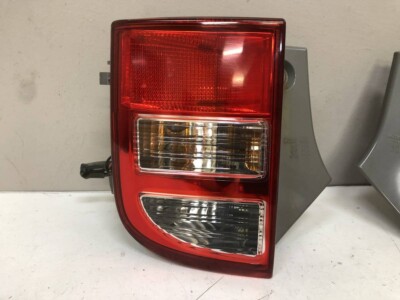 titaka 様 Toyota Isis Platana ZNM10 ZGM10 ANM10 Lower Tail Light Lamp Set