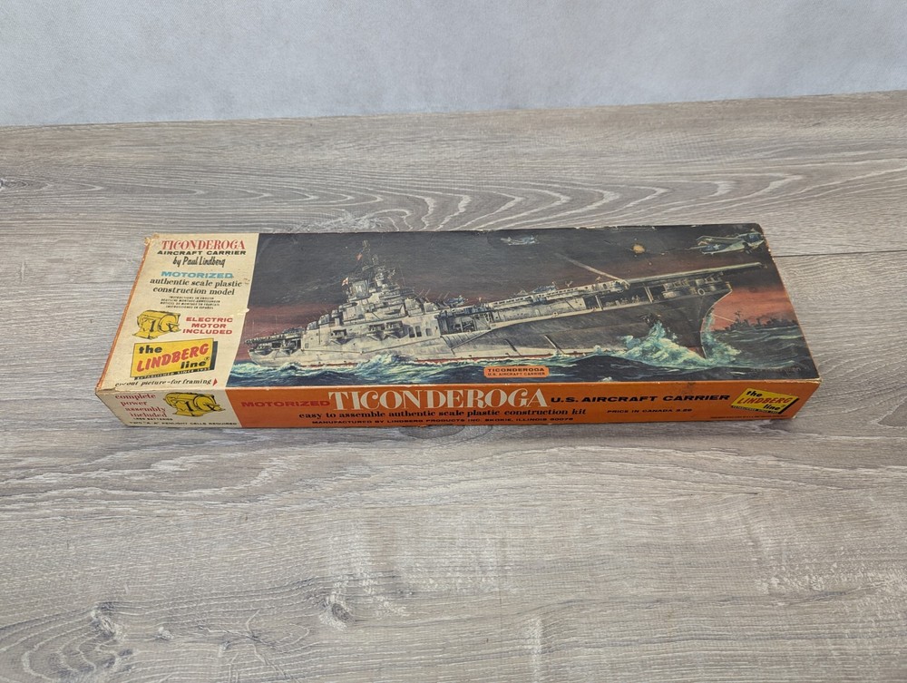 VINTAGE LINDBERG MOTORIZED TICONDEROGA US AIRCRAFT CARRIER MODEL KIT