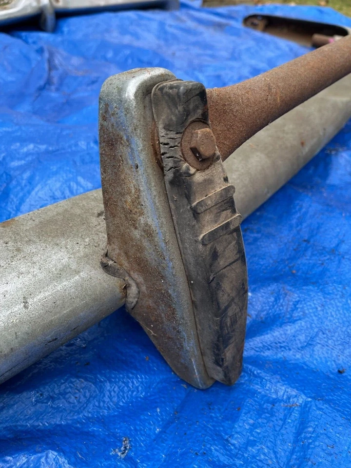 Parachoques delantero y trasero con parachoques originales Alfa Romeo 2600 Spider 1962-1968 Foto 2 de 4