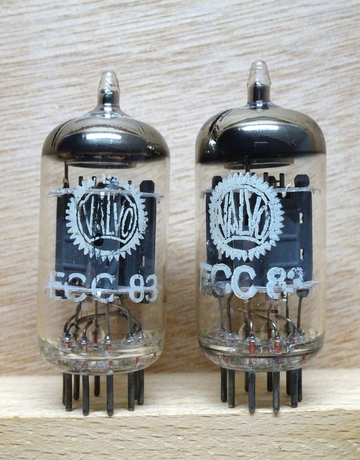 Pair: VALVO ECC83 | PHILIPS made | über 100% ✅ ribbed plates Tubes Röhren Tube