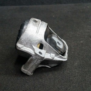 AUDI Q5 8R 2014 Linke Motorhalterung 8R0199381