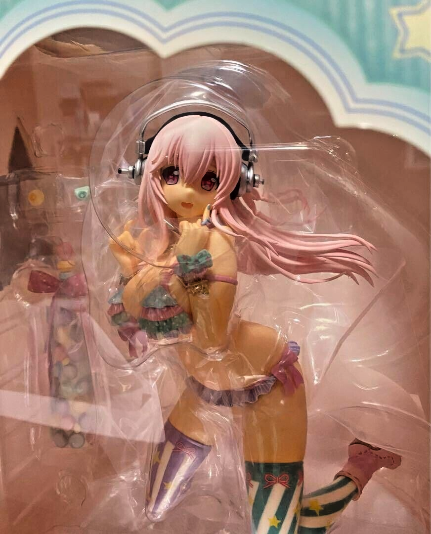 Super Sonico with Macaron Tower 1/7 Scale Completed Figure 2016