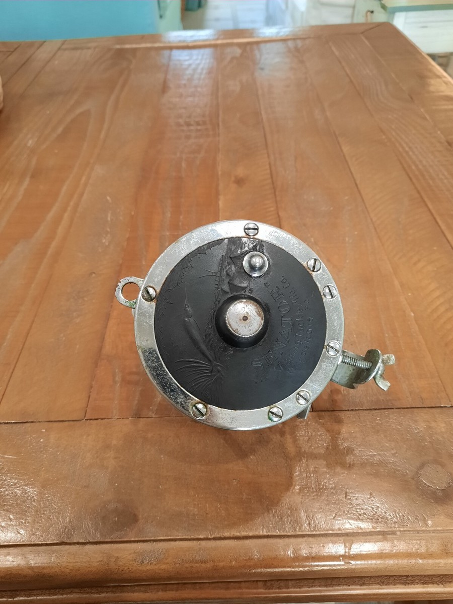 Vintage Penn Senator 6/0 Salt Water Fishing Reel. Red Handle Vintage Penn Senator 6/0 Salt Water Fishing Reel. Red Handle