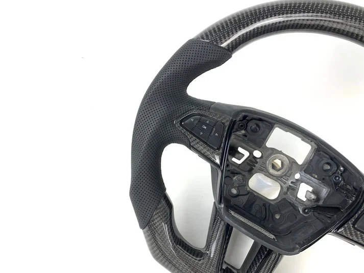 PARA FORD FOCUS MK3/RS/ST 2015-2018 VOLANTE DE FIBRA DE CARBONO REAL Y CUERO Foto 2 de 4
