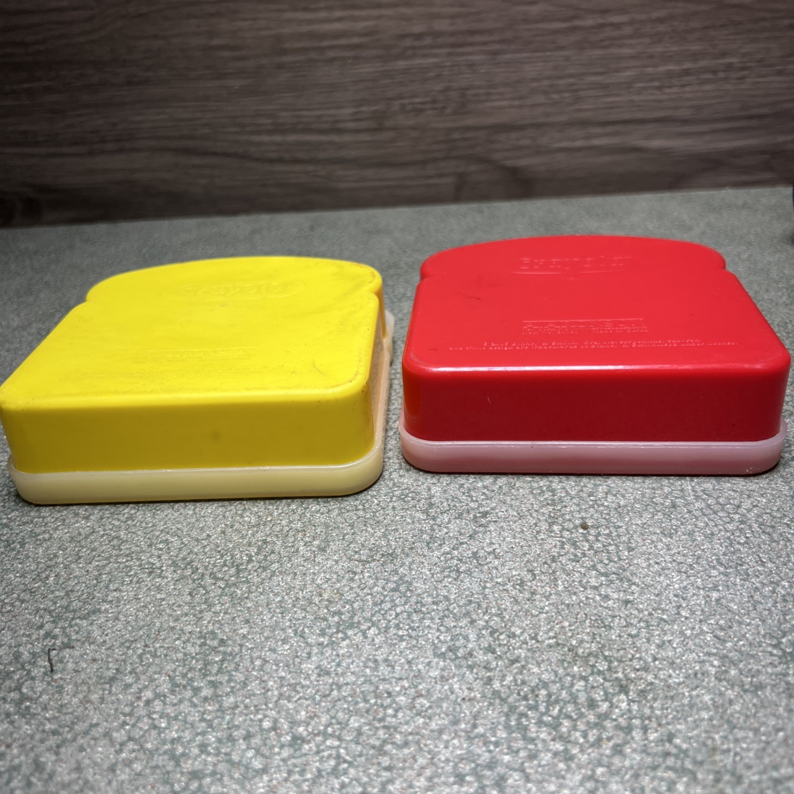 Set Of 2 Yellow & Red Crayola Snack Container 2003 Sandwich Holder A.Aronson