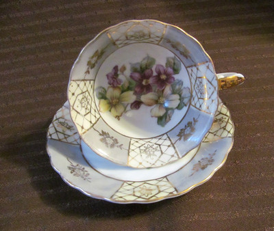 MCM~OLD GOLD Japan Violets Primrose Floral Cup Saucer Set~Footed C&S w/Gold Trim