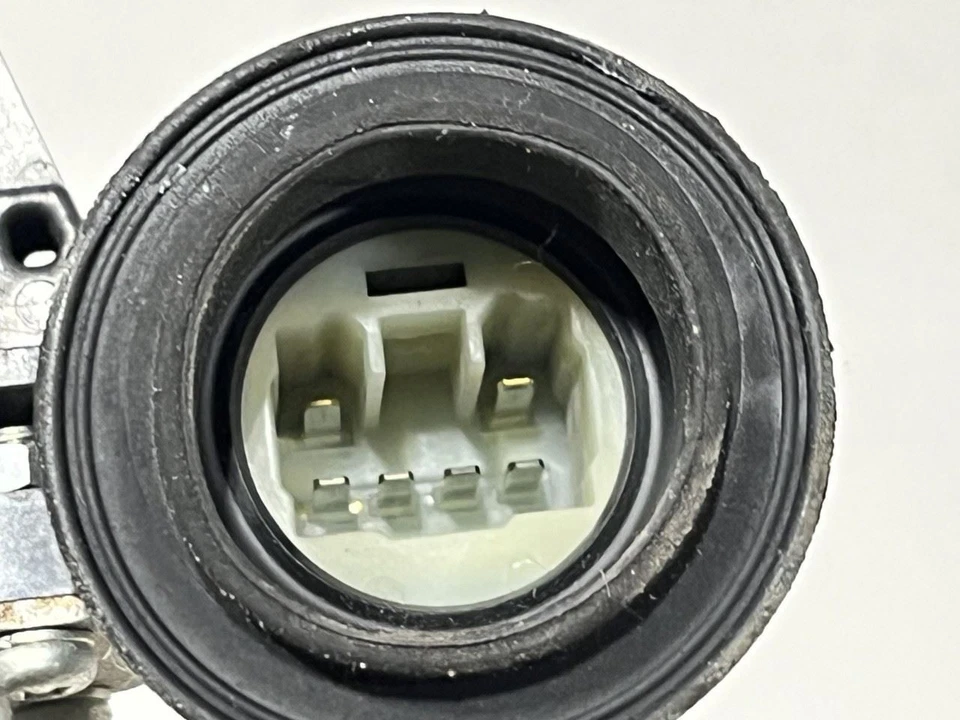 Toyota Prius 2008 lado del pasajero derecho puerta delantera o trasera ventana regulador motor Foto 3 de 4