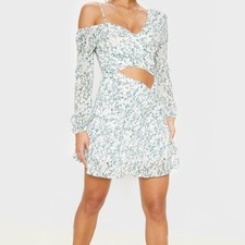 PRETTY LITTLE THINGS WHITE DITSY SKATERDRESS.SZS
