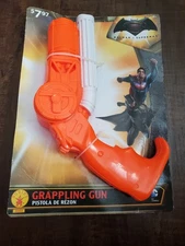 Batman vs. Superman Grappling Gun Toy Prop 2016 DC Comics Rubies Cosplay Super 