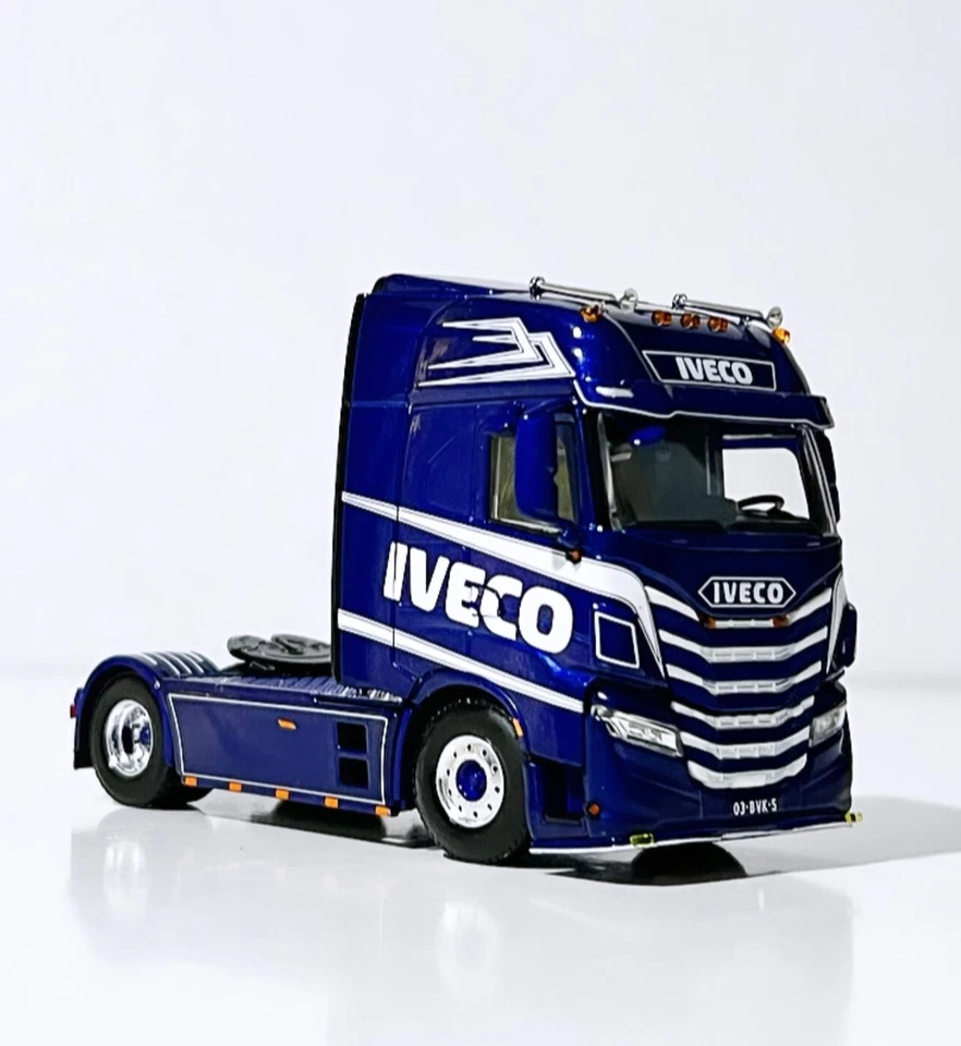 Iveco S-WAY AS high 4x2 , WSI truck models 04-2191 , 1:50 scale — 第 3/4 张图片