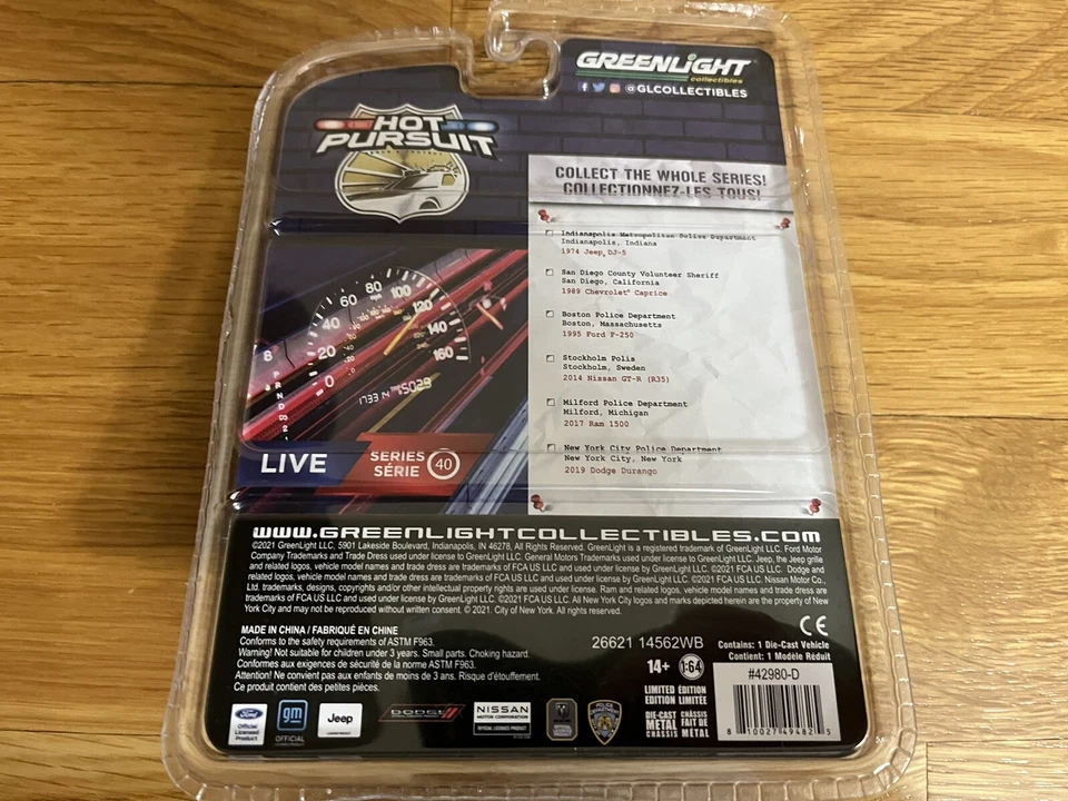 Nissan GT-R 2014 (R35) - Estocolmo Suecia Polis coche escala 1:64 Greenlight Police Foto 4 de 4