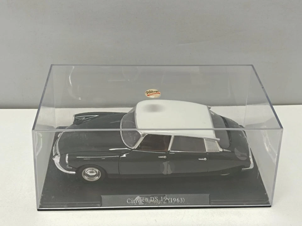 Citroen DS 19 Bicolore 1963 - Edicola Leo Models Auto vintage 1:24 Usato in Teca - Immagine 2 di 4
