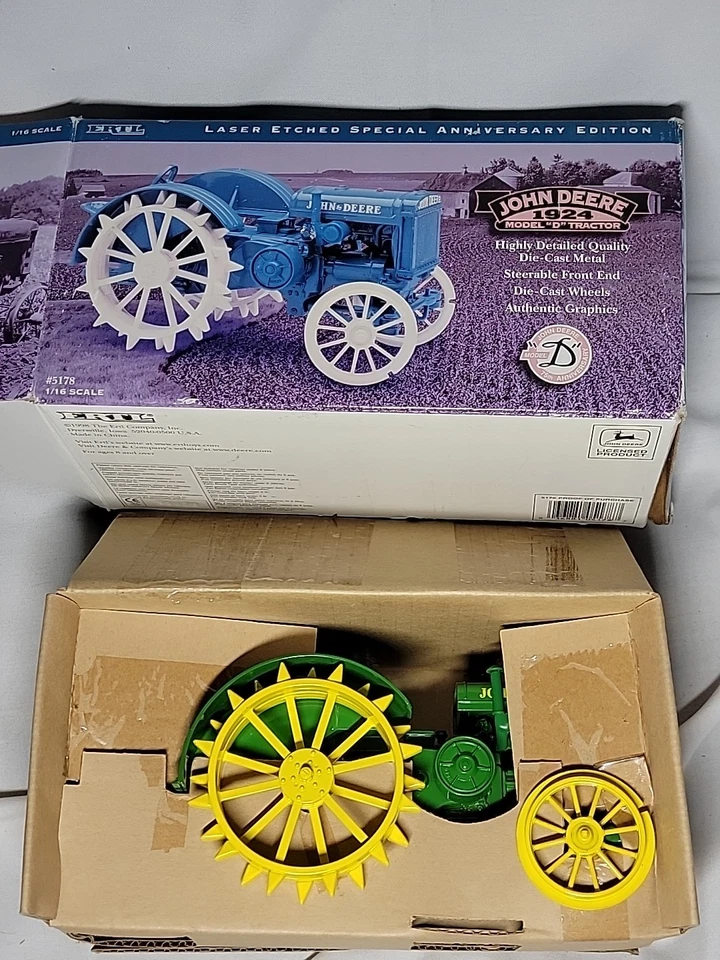 ERTL 1998 1:16 John Deere 1924 MODEL D Diecast Tractor - RARE - Image 2 of 3