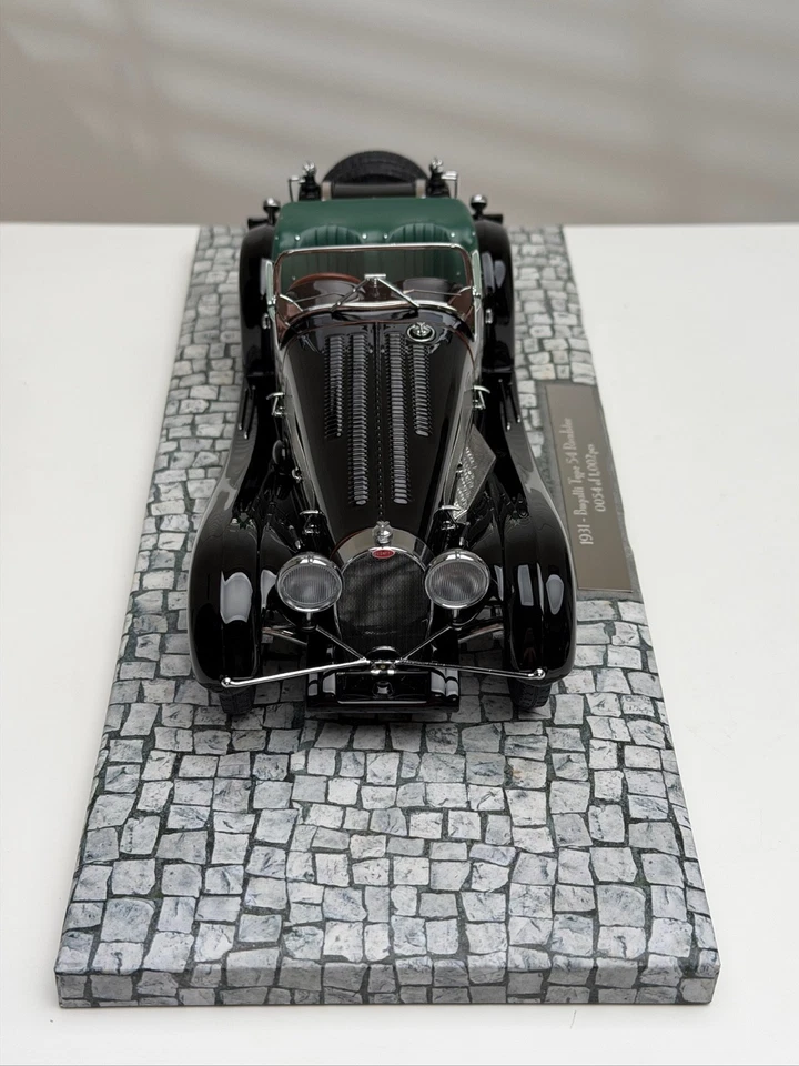 1931 Bugatti Type 54 Roadster (Black) [MINICHAMPS] 1/18 scale - Image 4 of 4