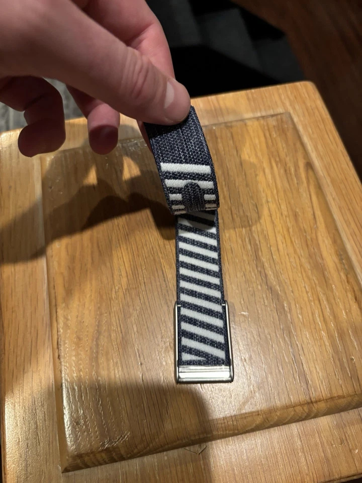 Nueva banda Whoop mg/5.0 (con logo) color azul (jean) con ribete/cierre/eslabón plateado Foto 2 de 4