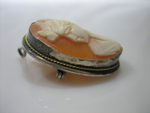CIONDOLO SPILLA CAMMEO CONCHIGLIA INTAGLIATA ARGENTO 800 VINTAGE - Foto 2 di 6
