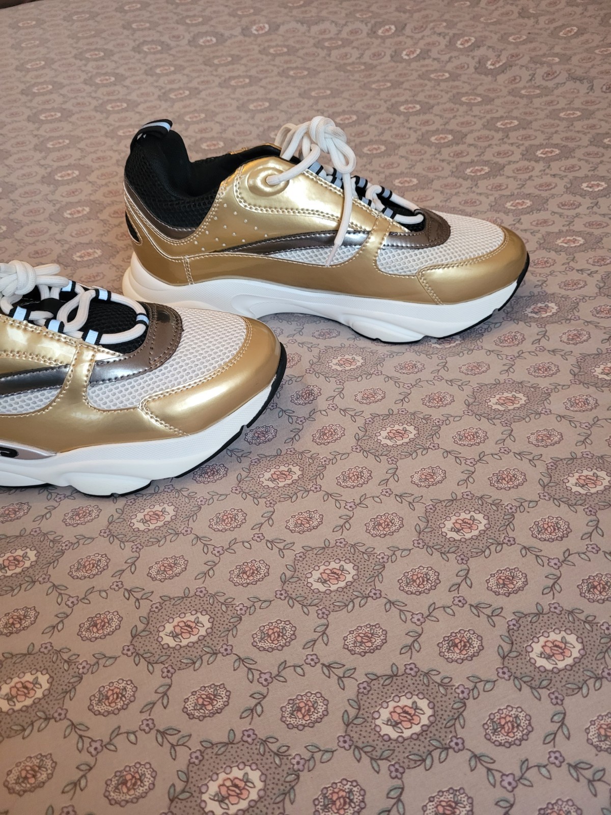 Dior B22 Men's Trainers White Gold Silver Size UK 10 image 4