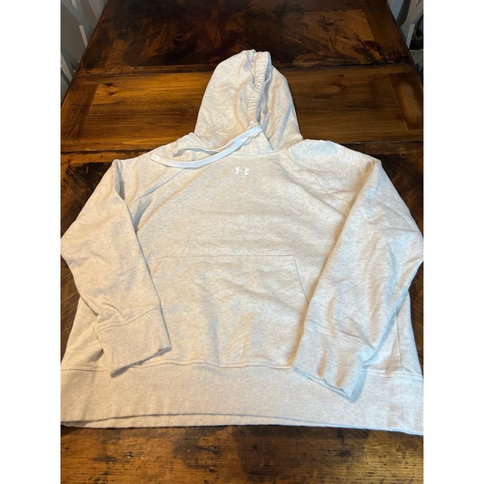 Sudadera con capucha Under Armour para mujer talla grande Foto 2 de 4