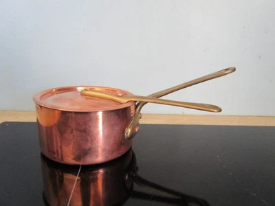Petite Casserole à sauce avec couvercle en cuivre étamée Made in France - Photo 1/4
