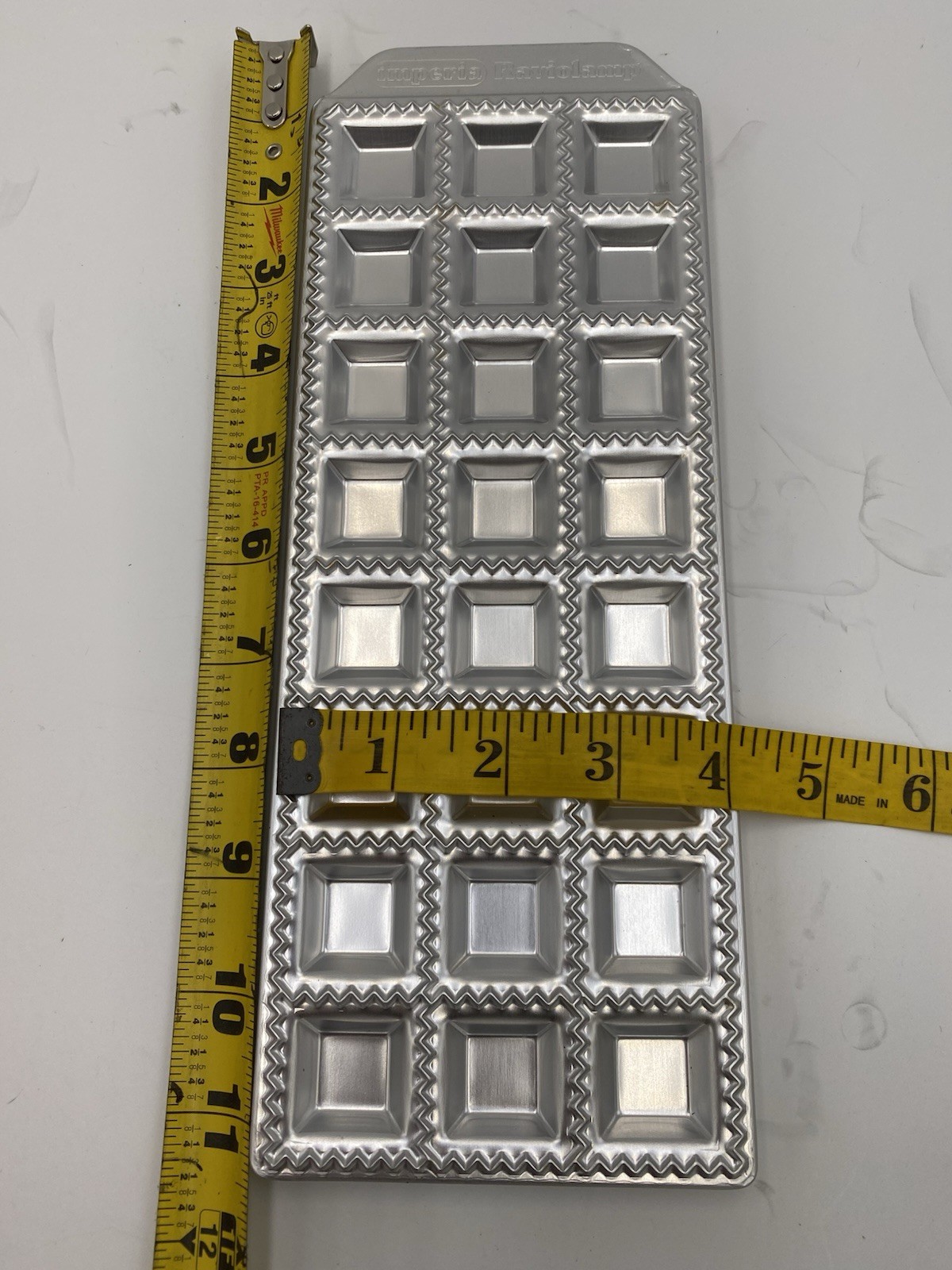 Imperia Raviolamp 24 RAVIOLI MAKER Press W/Wood Rolling Pin MR24 Made In Italy.