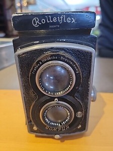 Vintage Rolleiflex Old Standard camera & Leather Case