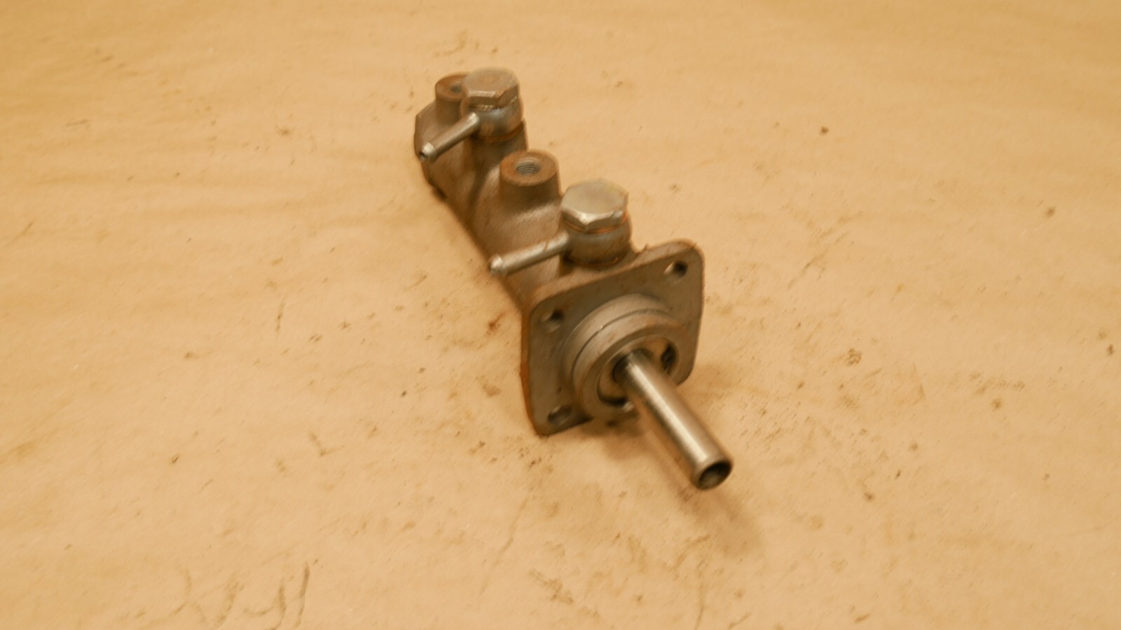 Ferrari Dino 246 Brake master cylinder P/N 124512
