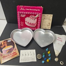 VTG Wilton Cake Decorating Kit Two Heart Pans...