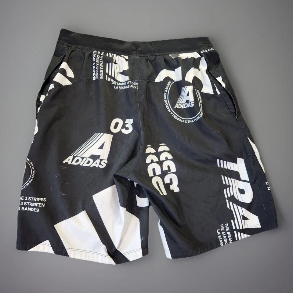 Shorts Adidas Training estampa gráfica preto branco logotipo masculino médio AEROREADY - Imagem 2 de 4