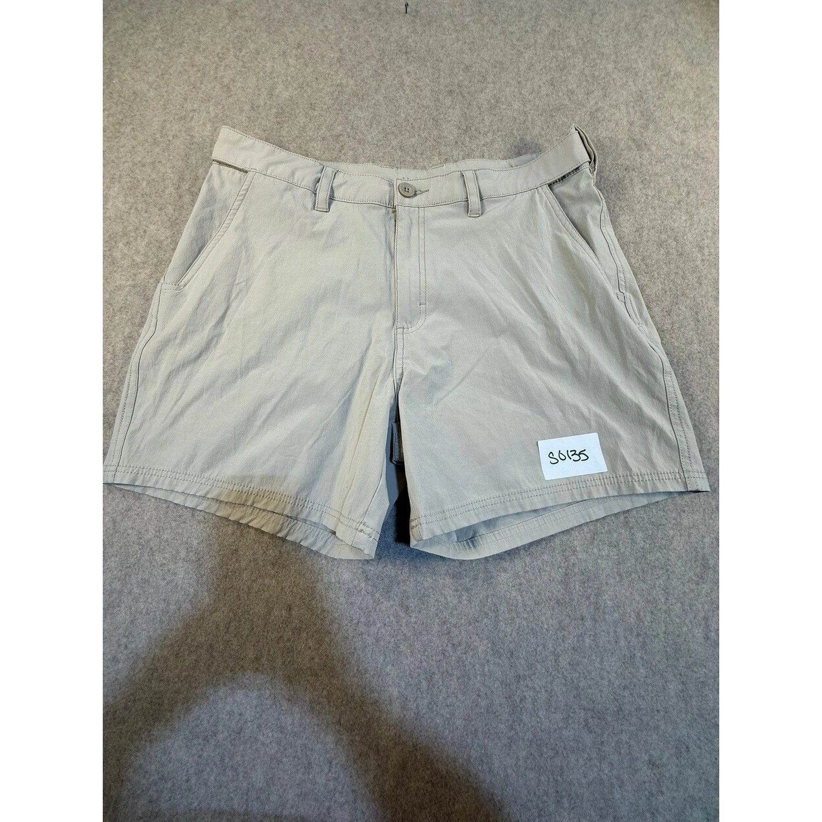 Huk Performance Fishing Shorts Mens Large Tan Khaki Stretch Cargo Pockets Hiking