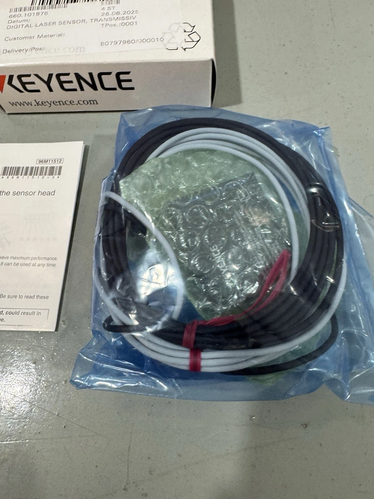 Keyence LV-NH300 Digital Laser Sensor Brand New In Box 6