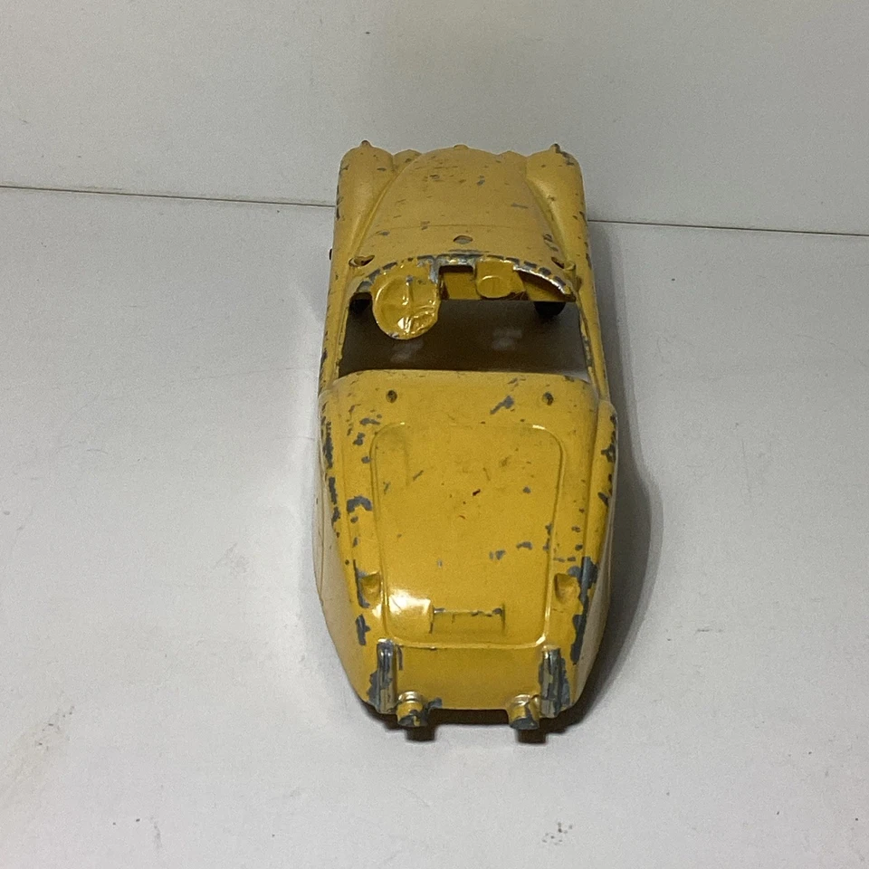 Coche de caza Hubley Kiddie juguete amarillo 7” #455 Jaguar de colección hecho en EE. UU. años 50 Foto 4 de 4