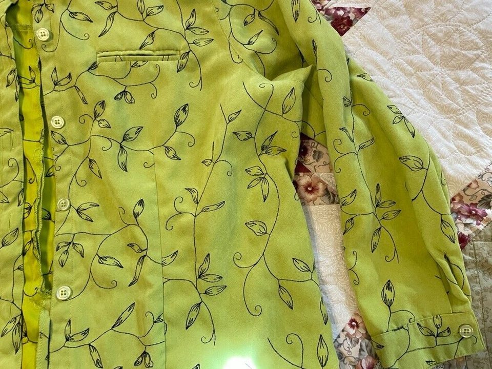 Sag Harbor Women's 20W Lime Green Overshirt Top / Jacket Floral