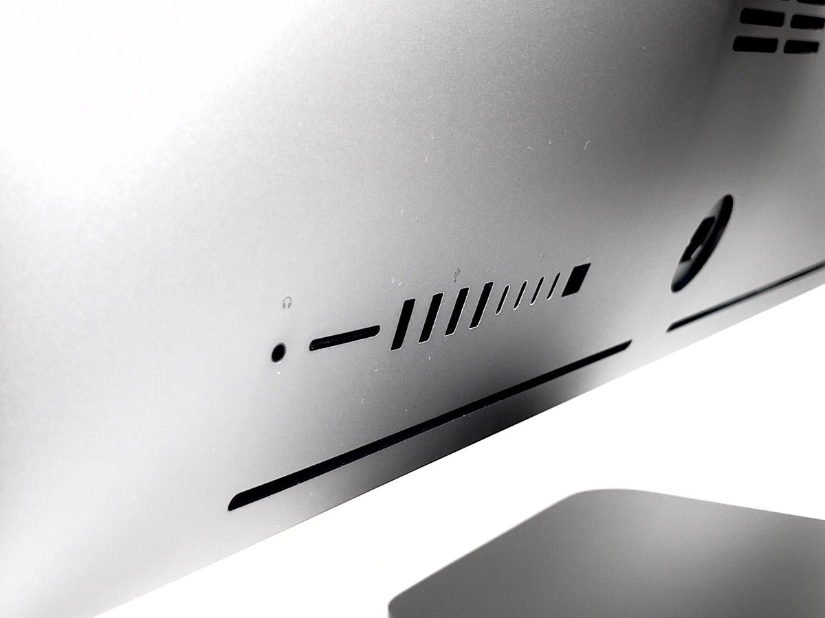 Apple iMac Pro ・ 18-core 2.3GHz ・ 512GB RAM ・ 4TB SSD Apple iMac Pro ・ 18-core 2.3GHz ・ 512GB RAM ・ 4TB SSD