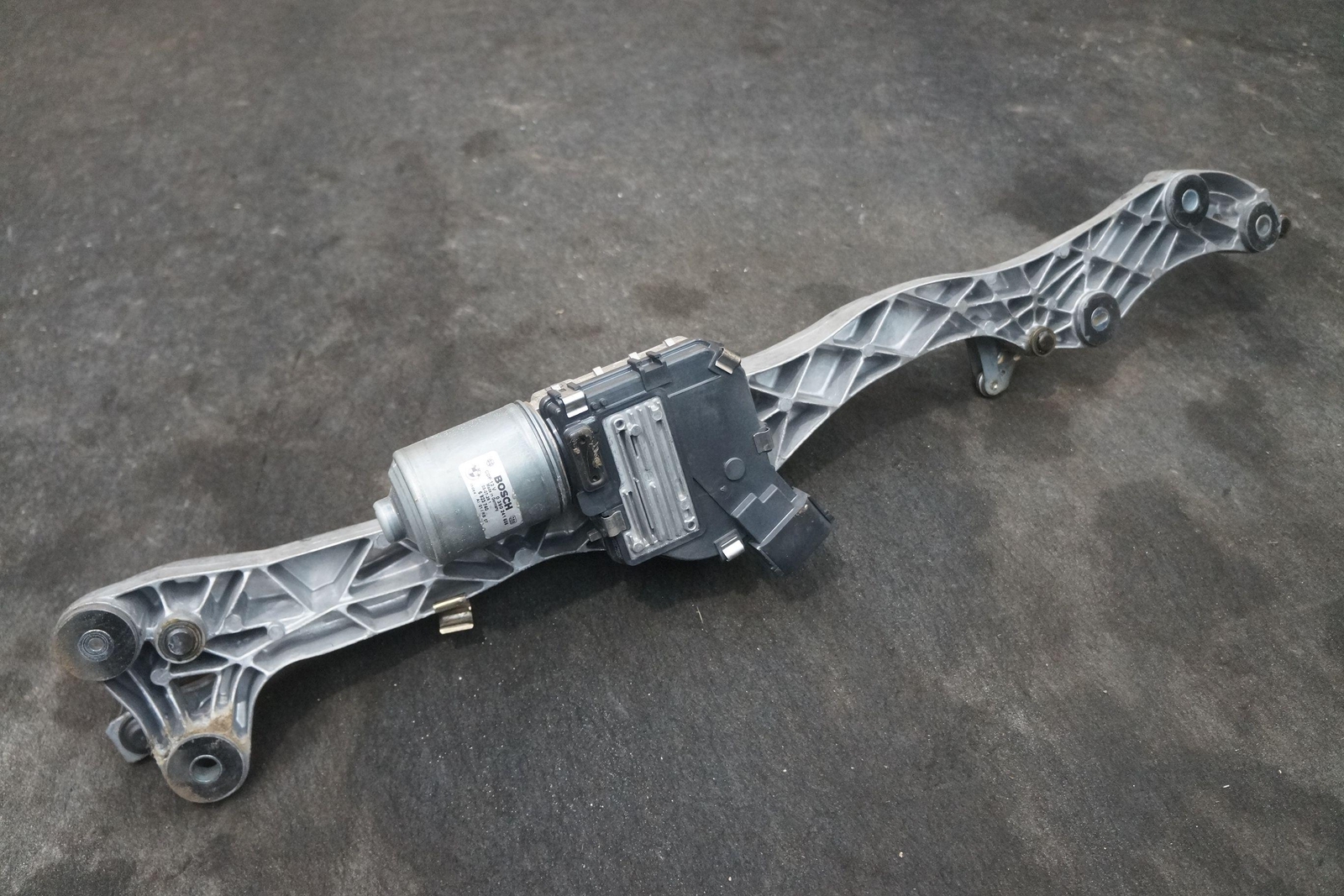Front Windshield Wiper Motor Linkage 61617152536 OEM Rolls Royce Phantom 2004