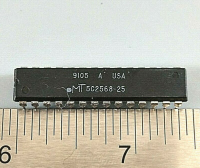 Chip Memoria Micron MT5C2568-20 SRAM 256K 28 Pin DIP 32Kx8 Bit 20ns Usato