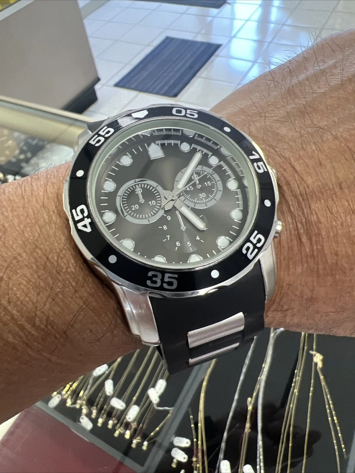 Cheap 😱 Fashion Men Watch  Quartz Analog Wristwatch( Good Luck Bidding)$ - image 4 of 4