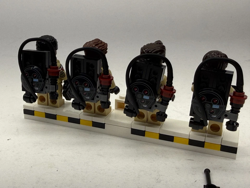 LEGO Ghostbusters Ecto-1 21108 W/Instructions and Minifigures - Image 4 of 4