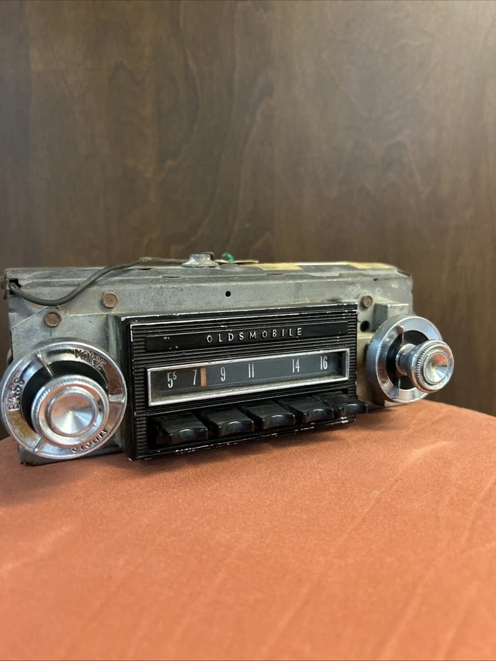 Oldsmobile 442 1964, F-85, Jetstar Factory radio am raro con perillas diales ajustes preestablecidos Foto 3 de 4