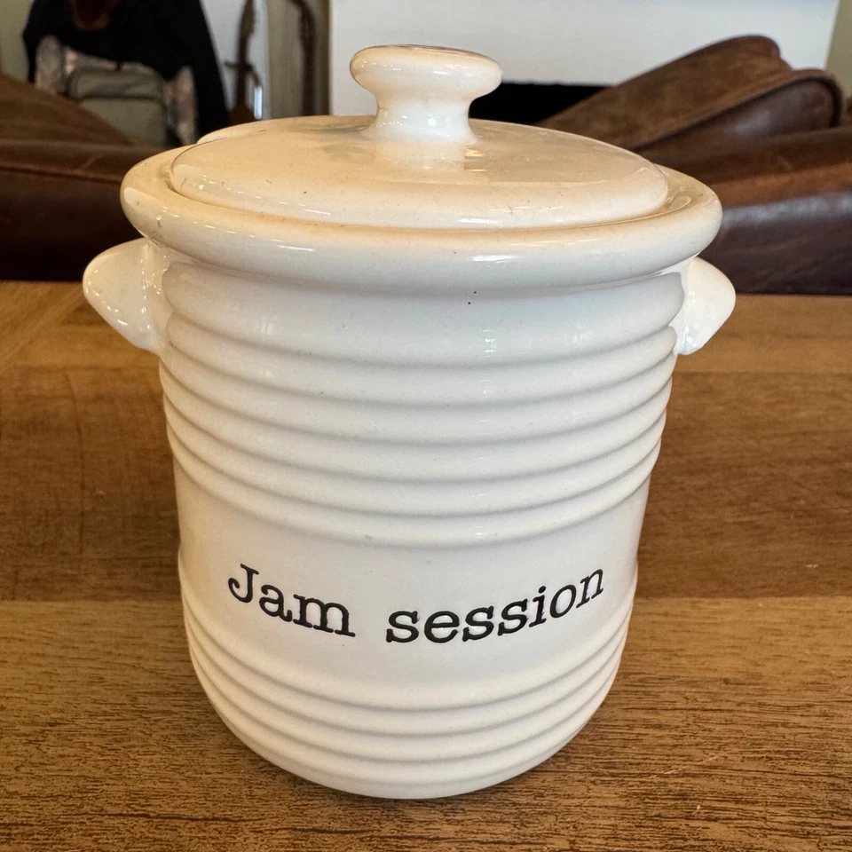 Tarro de cerámica crema pastel de barro bote de sesión de mermelada acanalado decoración de cocina Foto 2 de 4