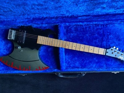 Einzigartige E-Gitarre AXT mit leuchtendem Griffbrett! Heavy Metal Music Village