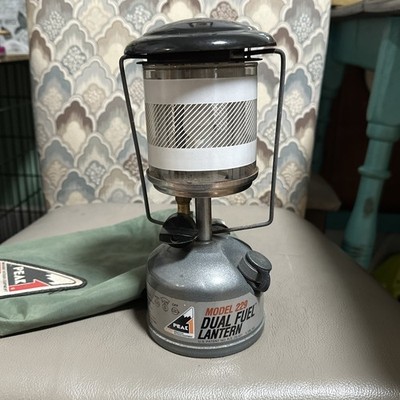 Coleman PEAK 1 Model 229 Lantern Dual Fuel Backpacking Hiking