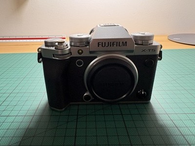 Fujifilm X-T5 | Wie Neu | Nur 1102 Auslösungen
