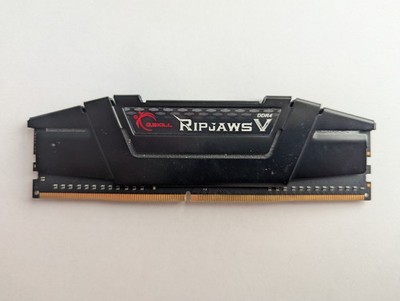 G Skill Ripjaws 8 GB DDR4-3600 RAM (1 Riegel aus F4- 3600 C16D-16GVK)