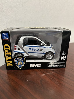 #ad NewRay NYPD Smart Fortwo Police Car 1:24 Scale Diecast $24.99