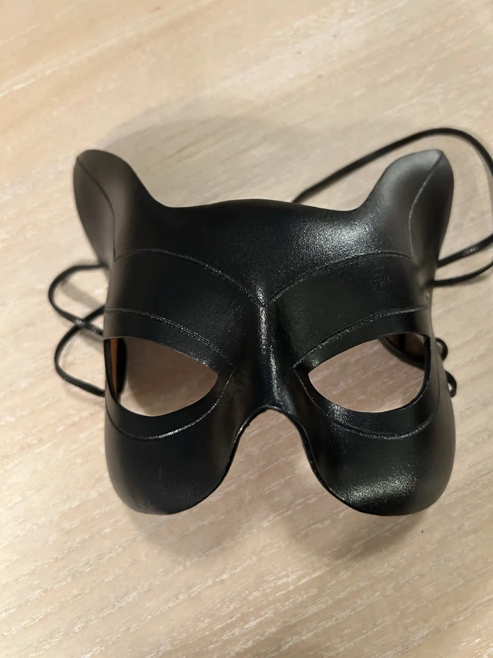 2. BLACK LEATHER FACE MASKS. CAT WOMAN & BANDIT. TIES IN BACK - Image 2 of 4