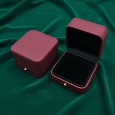 PU Leder Abzeichen Box Sicherer Verschluss Brosche Aufbewahrungsbox Kratzfest