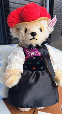 Steiff Teddybär Bärbel Schwarzwaldmädel EAN 673 443 
