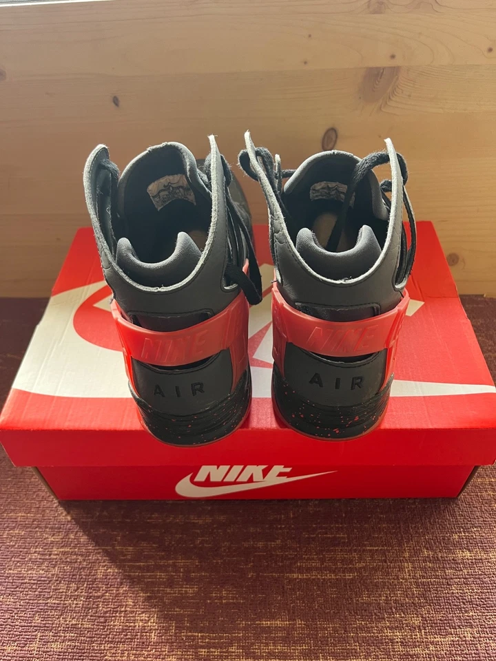 Nike Air Flight Huarache, foto 3 di 5