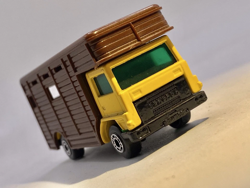 Caja de cerillas🔥Lesney 1982 Bedford Horse Box Inc caballos - Como nuevo Foto 3 de 4
